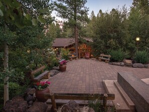 Unclassified image, 3 of 39, button