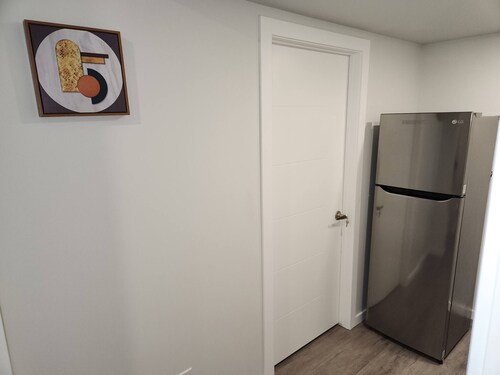 A Modern & Homely 1 BR Suite