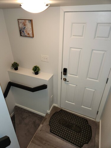 A Modern & Homely 1 BR Suite