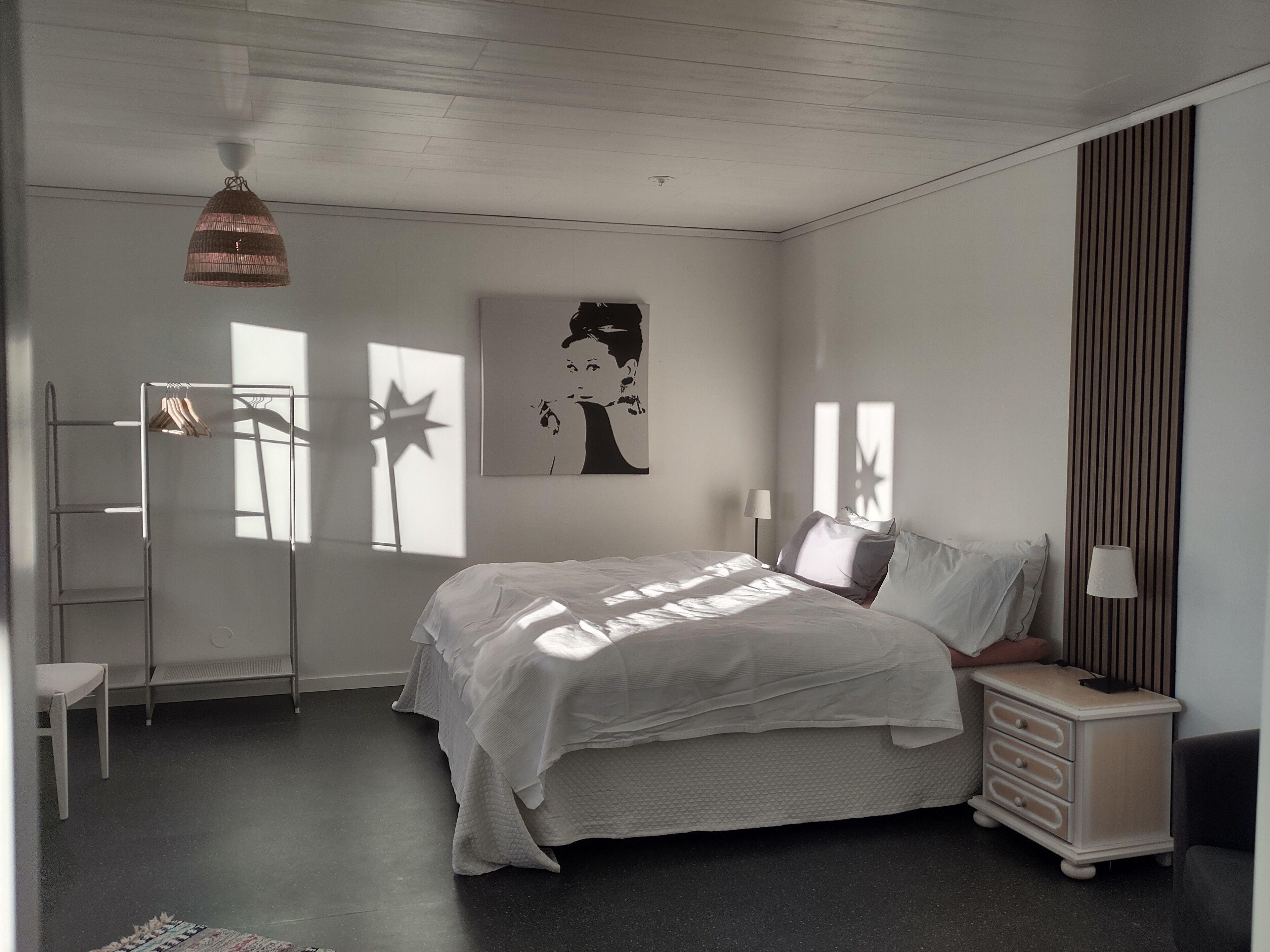 2 sovrum, internet och sängkläder