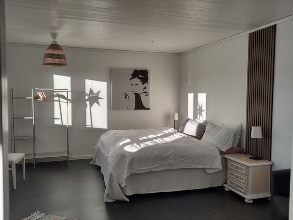 2 bedrooms, Internet, bed sheets