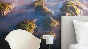 Tomannsrom – comfort | Skrivebord, skrivebord for bærbar PC og wi-fi (inkludert)