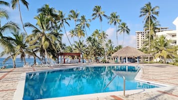 Apartment, 2 Bedrooms, Smoking, Balcony | Pool