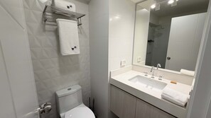 2 bedrooms, Internet - w Amazing and Cozy 2BR w Balcony in Miraflores (Lima)