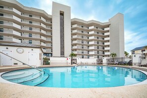 Pool - 2B/2B NEWLY REMODELED BEACHFRONT CORNER CONDO AT SHAMRON BEACH CLUB 308! POOL! (Fort Myers Beach)