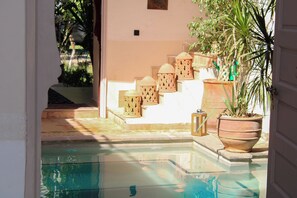 2 piscine coperte, piscina all'aperto