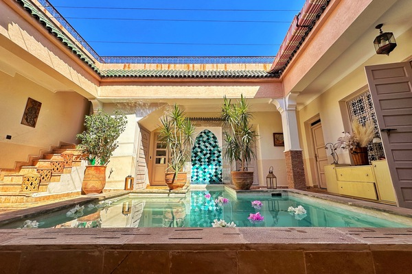 2 indoor pools, outdoor pool