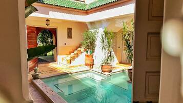 2 indoor pools, outdoor pool