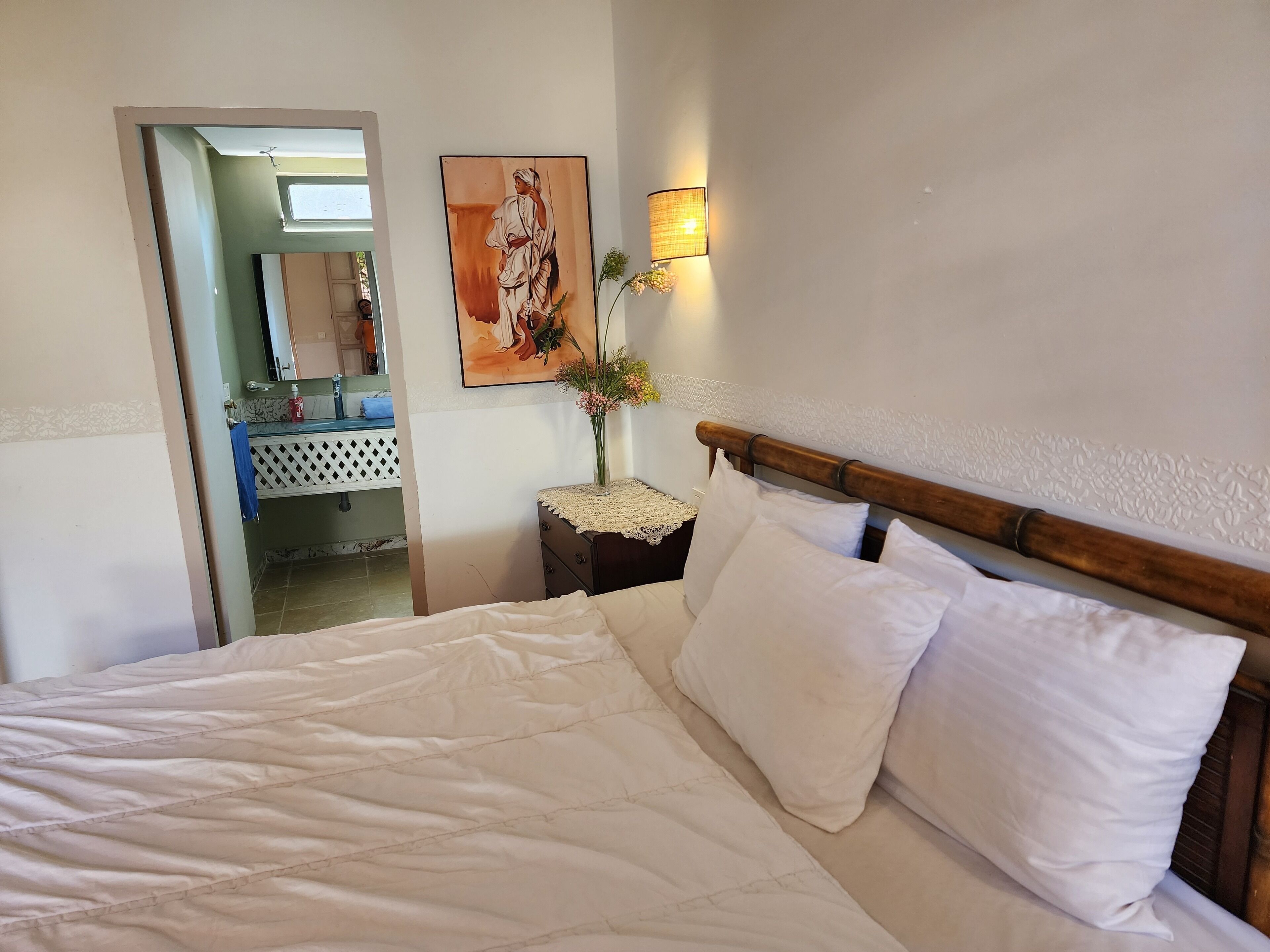 Laptop workspace, blackout drapes, iron/ironing board, free WiFi