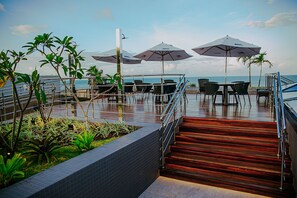 Outdoor dining - Unity #423 - Elegance by the sea by Carpediem (João Pessoa)