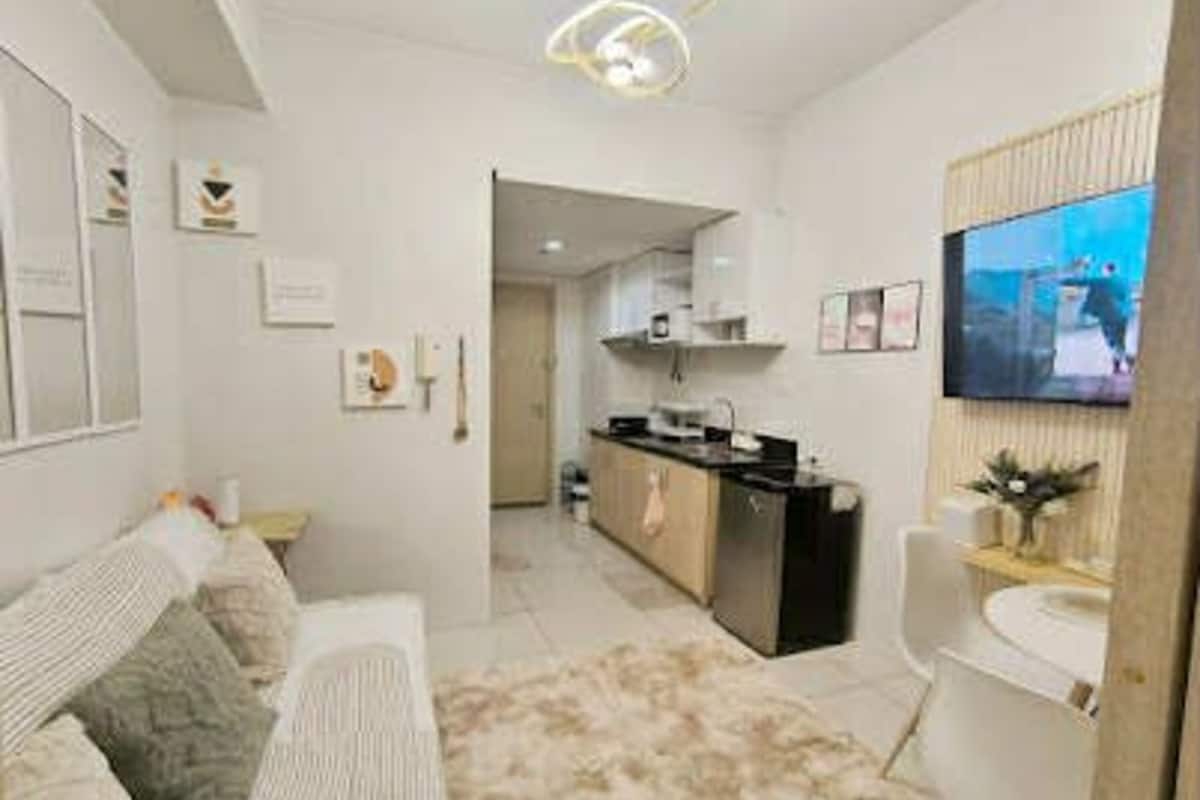 Condo có thiết kế đặc trưng, 1 phòng ngủ, không hút thuốc, quang cảnh thành phố | Bếp nhỏ riêng | Tủ lạnh, lò vi sóng, máy rửa bát, ấm điện