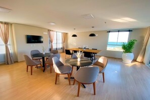 Basic Apartment | Dining - Mirante #401 - Comfortable Apartment by Carpediem (Fortaleza)