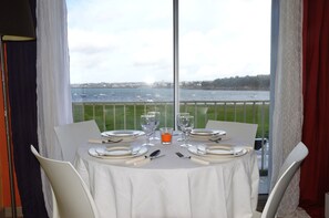 Dining - Panoramic Sea View Apartment with Balcony and Wi-Fi (Concarneau)