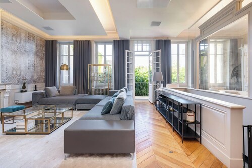 Découverte : une villa avec piscine qui révèle tout son charme