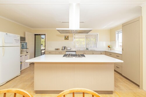 Deja Blue: 3  BR, 1  BA House in Cervantes, Sleeps 6