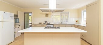 Deja Blue: 3  BR, 1  BA House in Cervantes, Sleeps 6