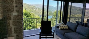 Ferienhaus 'Apartmento Com 3 Quartos' mit Seeblick, WLAN und Klimaanlage