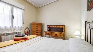 2 dormitorios, tabla de planchar con plancha, wifi y ropa de cama