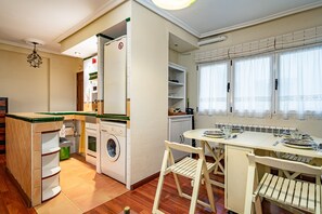 Dining - Apartment 'Apartamento El Ñeru' (Oviedo)