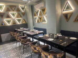Dining - Hotel Blue Bell (Bareilly)
