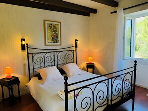 3 dormitorios, tabla de planchar con plancha, wifi y ropa de cama