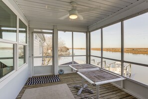 Dining - Waterfront NOLA Gem w/ Boat Dock & Lift on Wildlife Refuge (New Orleans)