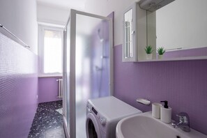 Shower, bidet - Cesare's Nest - Super central position (Milano)