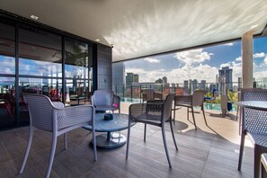 Unclassified image, 4 of 64, button - Tolive One #111 - Studio Garden por Carpediem (Recife)