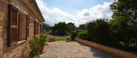 Enceinte de lâhĂ©bergement