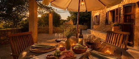Outdoor dining