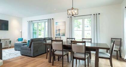 Family-Friendly Townhouse in Wakefield with Garage