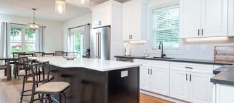 Wakefield Oasis: Spacious House with BBQ & Parking