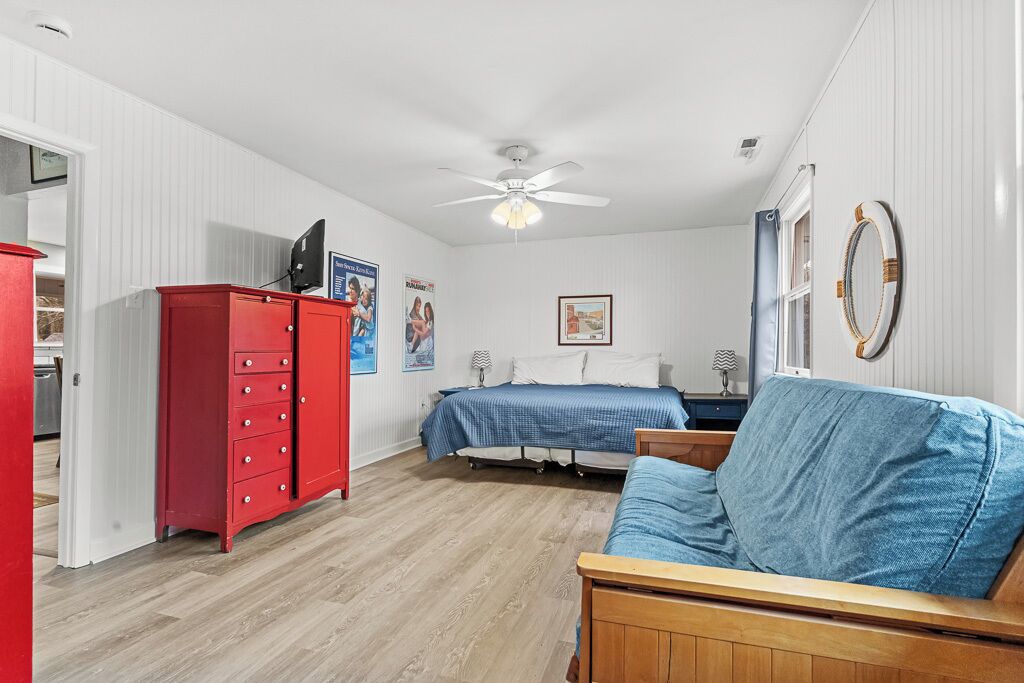 5 bedrooms, iron/ironing board, free WiFi
