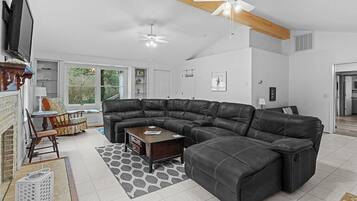 Smart TV, fireplace