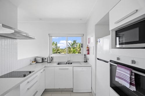 Relaxed Beachside Living for the Whole Family at Kimara