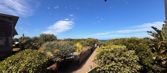 Relaxed Beachside Living for the Whole Family at Kimara