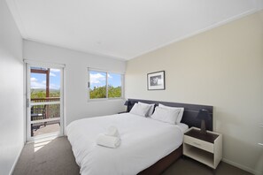 2 bedrooms, bed sheets