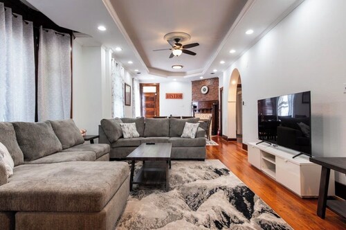 The Reserve-Luxury Bourbon Retreat