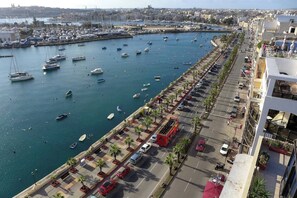 Marina - Central Gzira 2BR Apartment | Balcony & Comfort (Gżira)