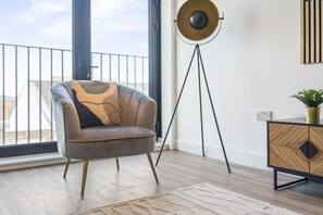 Interior - Oriel Residence | 2BR | 4 Beds | Sleeps 5 (Liverpool)