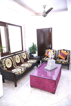 56-inch Smart TV with digital channels, Netflix, pay movies - Fortune Home Service Apartment 1Bhk,L-36B, Saket (New Delhi)