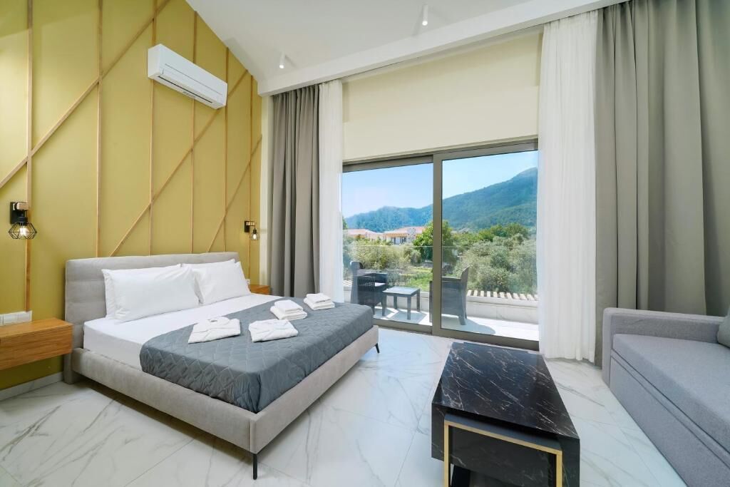 Appartement Duplex, balcon, vue montagne | Coffres-forts dans les chambres, fer et planche à repasser