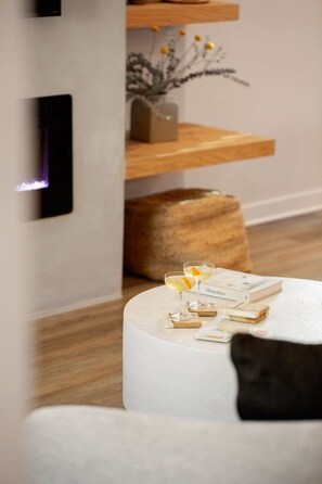 Unclassified image, 3 of 71, button