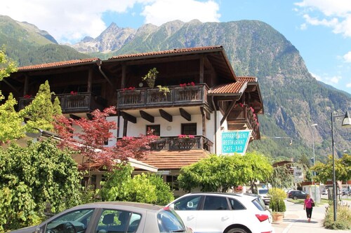 Appartement Azalea – Ankommen, Wohlfühlen, Ötztal entdecken - Komfort im Zentrum von Oetz erleben