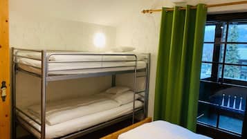 1 habitación, wifi y ropa de cama