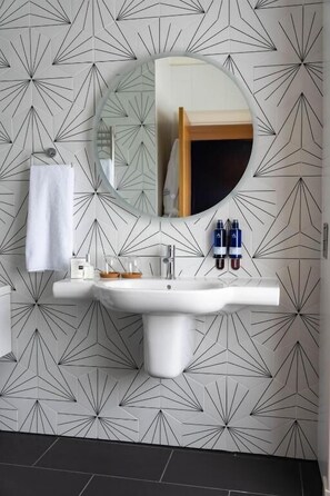 Superior Double Room | Bathroom | Slippers - The Shoregate (Crail)