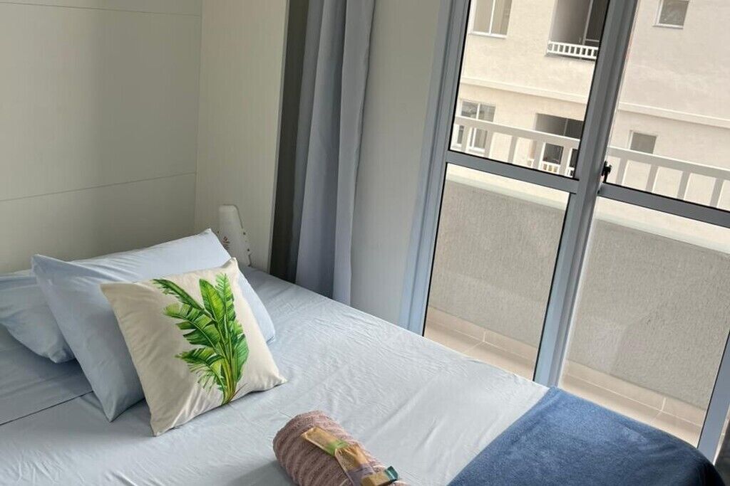 1 quarto, ferros/tábuas de passar roupa, acesso à internet