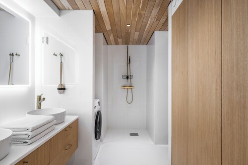 Nordic Design with Sauna in Cental Helsinki (Kamppi)