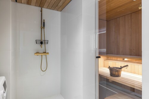 Nordic Design with Sauna in Cental Helsinki (Kamppi)