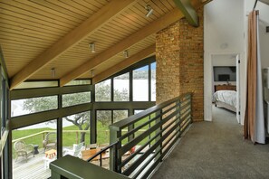 3 bedrooms, iron/ironing board, travel cot, free WiFi - Rockwood Retreat at Inks Lake (Burnet)